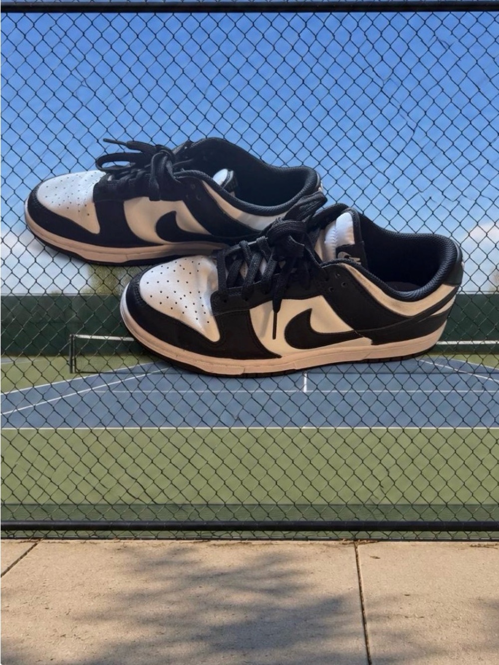 Nike Men’s Black and White Low-Top Sneakers